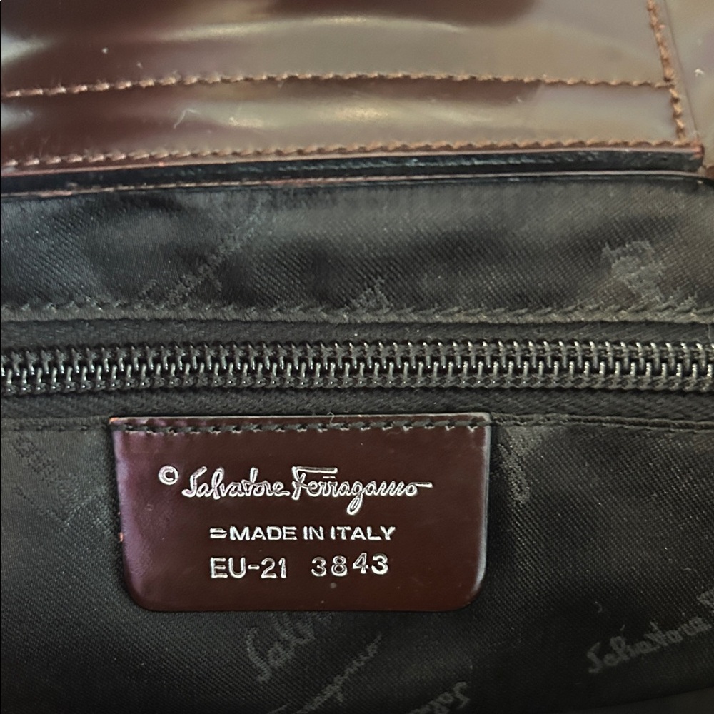 Salvatore Ferragamo Women’s Burgundy Vintage Tote Handbag with EUC comes w/COA - Picture 3 of 14